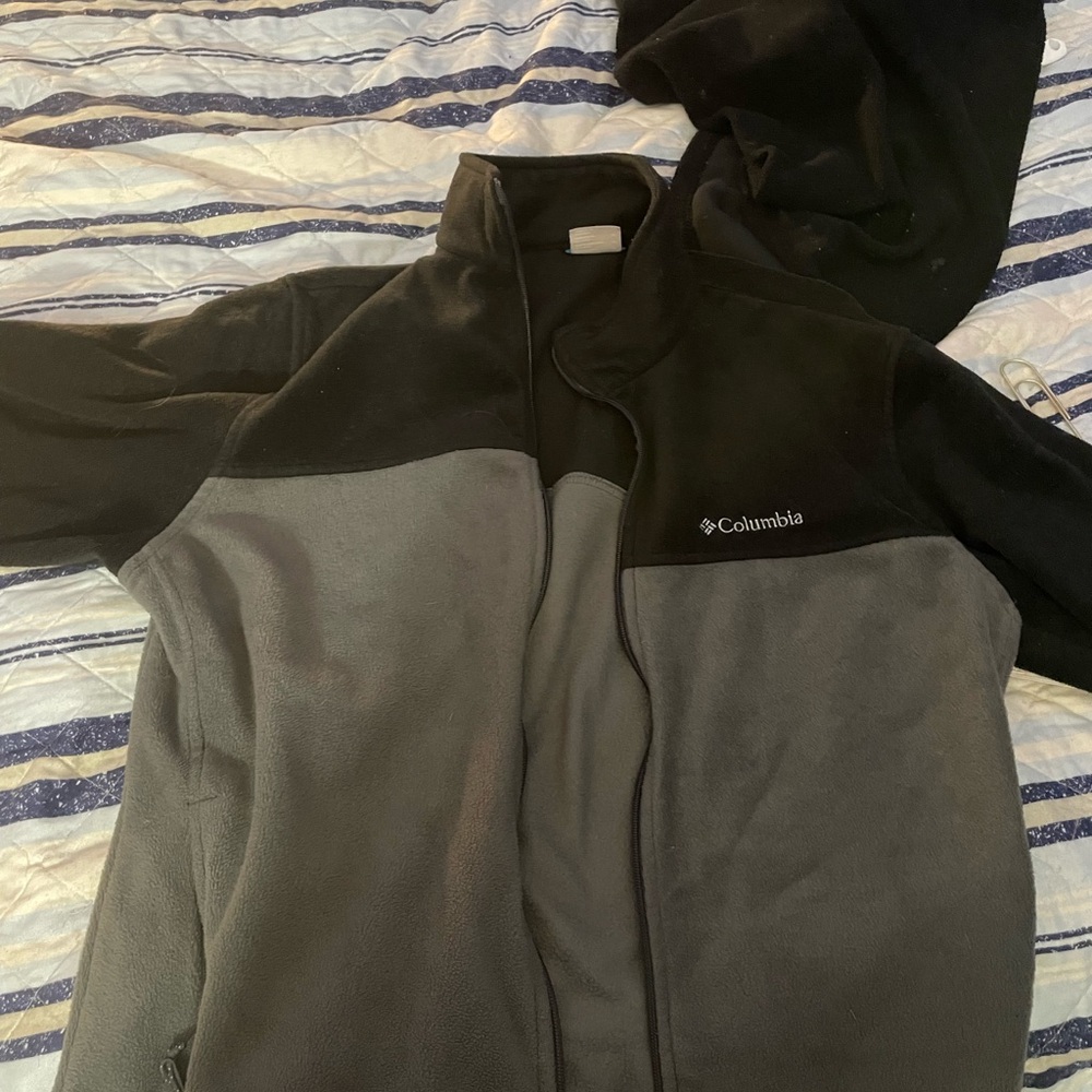 Columbia Men's Black and Gray Fleece Jacket